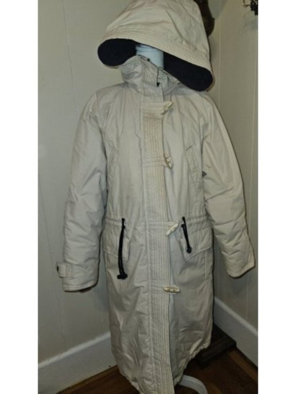 TAHARI Off White Hooded Down Winter Coat Ladies Medium